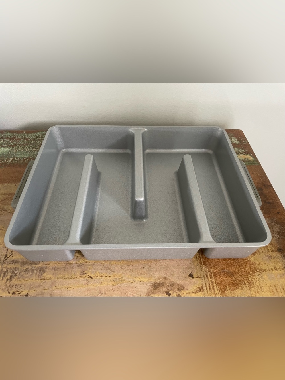 Baker's Edge Nonstick Edge Brownie Pan